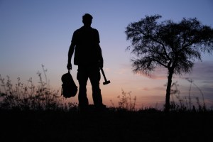 Dead_2_alt_stills_Hammer_hold